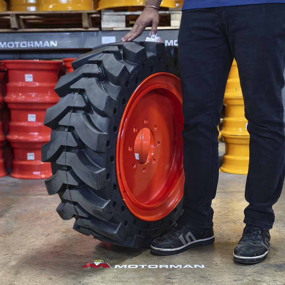 NEUMATICO MACIZO 12-16.5 (33×12-20) MINICARGADOR BOBCAT