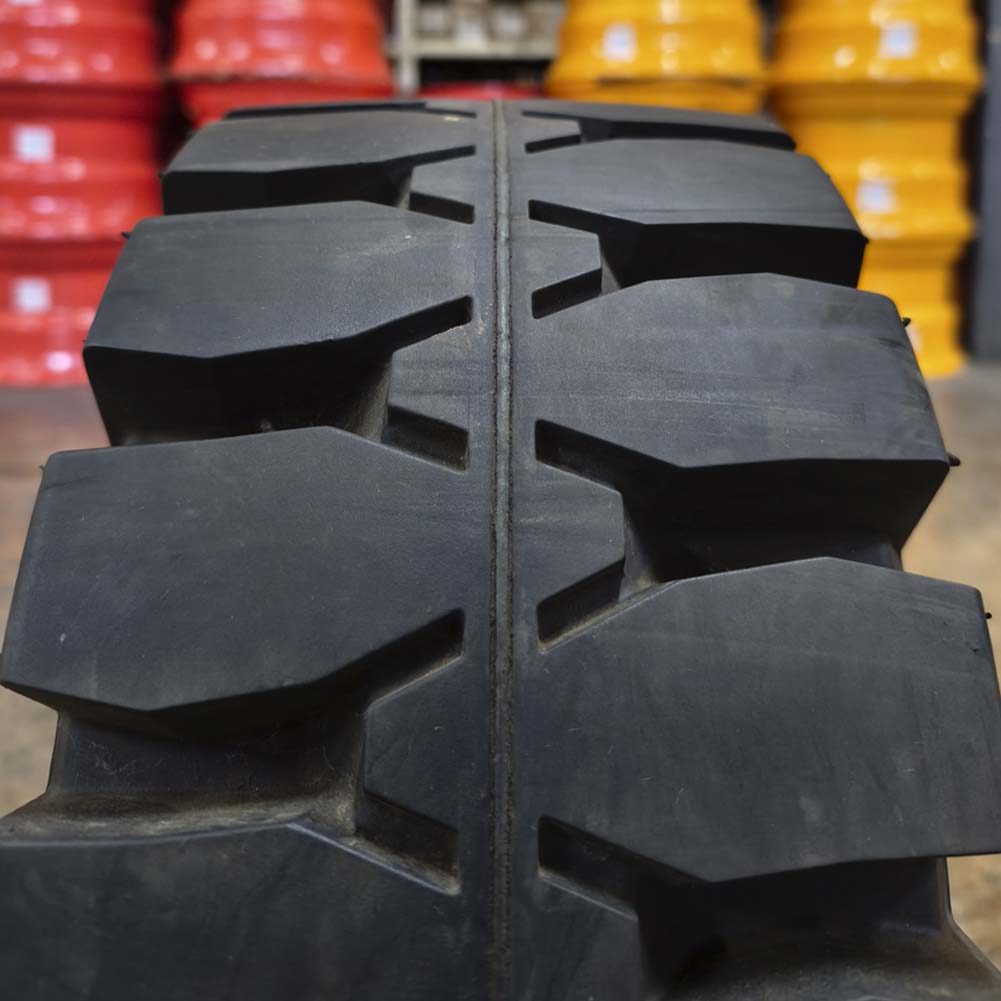 NEUMATICO MACIZO 18X7-8 SOLIDPLUS 800 UNIGLORY GRUA HORQUILLA