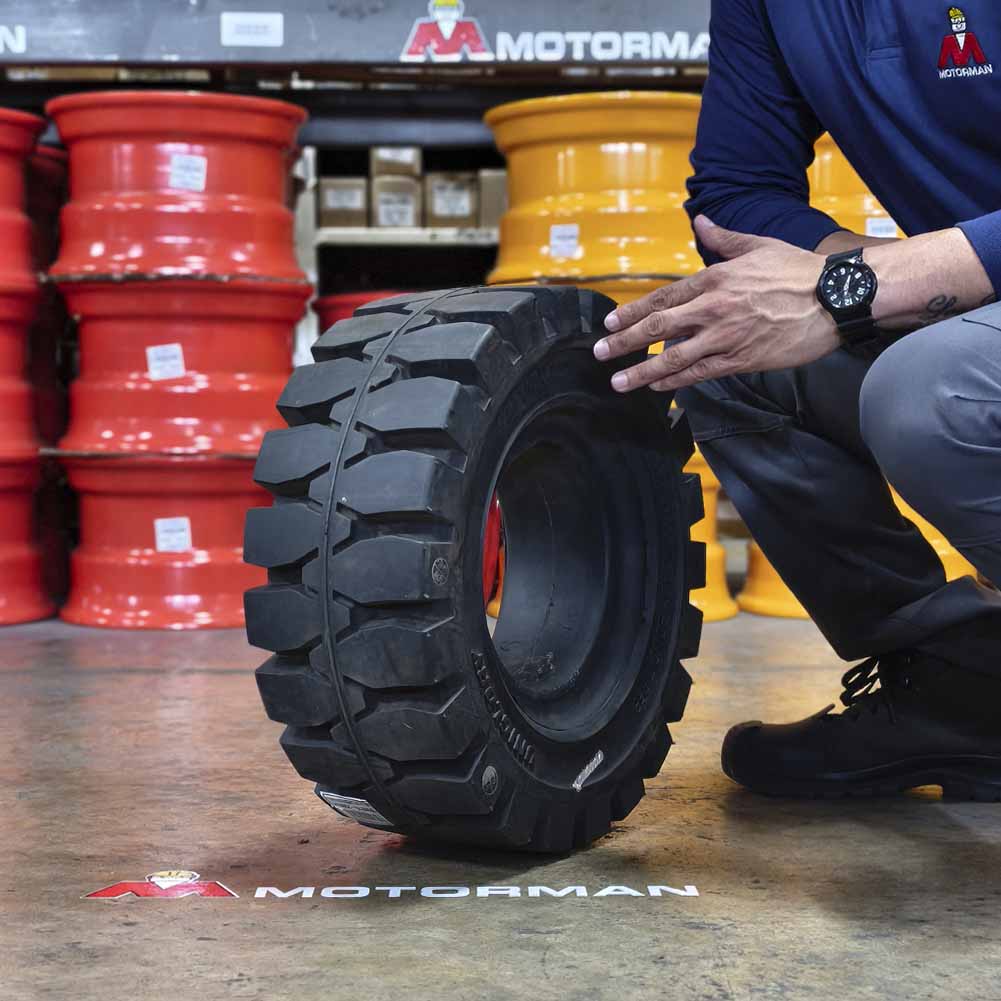 NEUMATICO MACIZO 18X7-8 SOLIDPLUS 800 UNIGLORY GRUA HORQUILLA