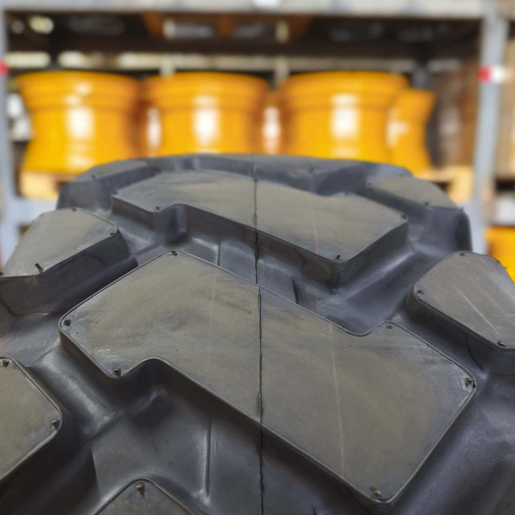 NEUMATICO 17.5-25 E3/L3 B CARGADOR FRONTAL / MOTONIVELADORA MTQ