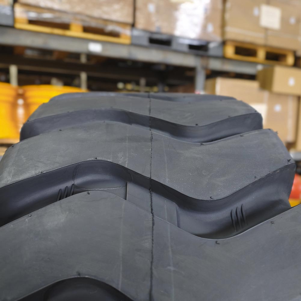 NEUMATICO 23.5-25 E3/L3 A CARGADOR FRONTAL / MOTONIVELADORA MTQ