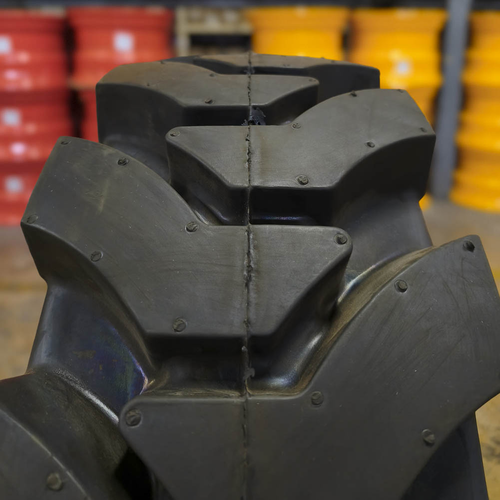 NEUMATICO MACIZO 10-16.5 (30×10-16) MINICARGADOR CAT